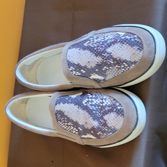 Shoes - Picture 2 of 2